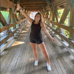 Meet your Posher, Nina